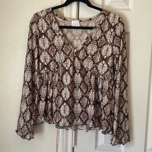 Long sleeve snakeskin blouse size large